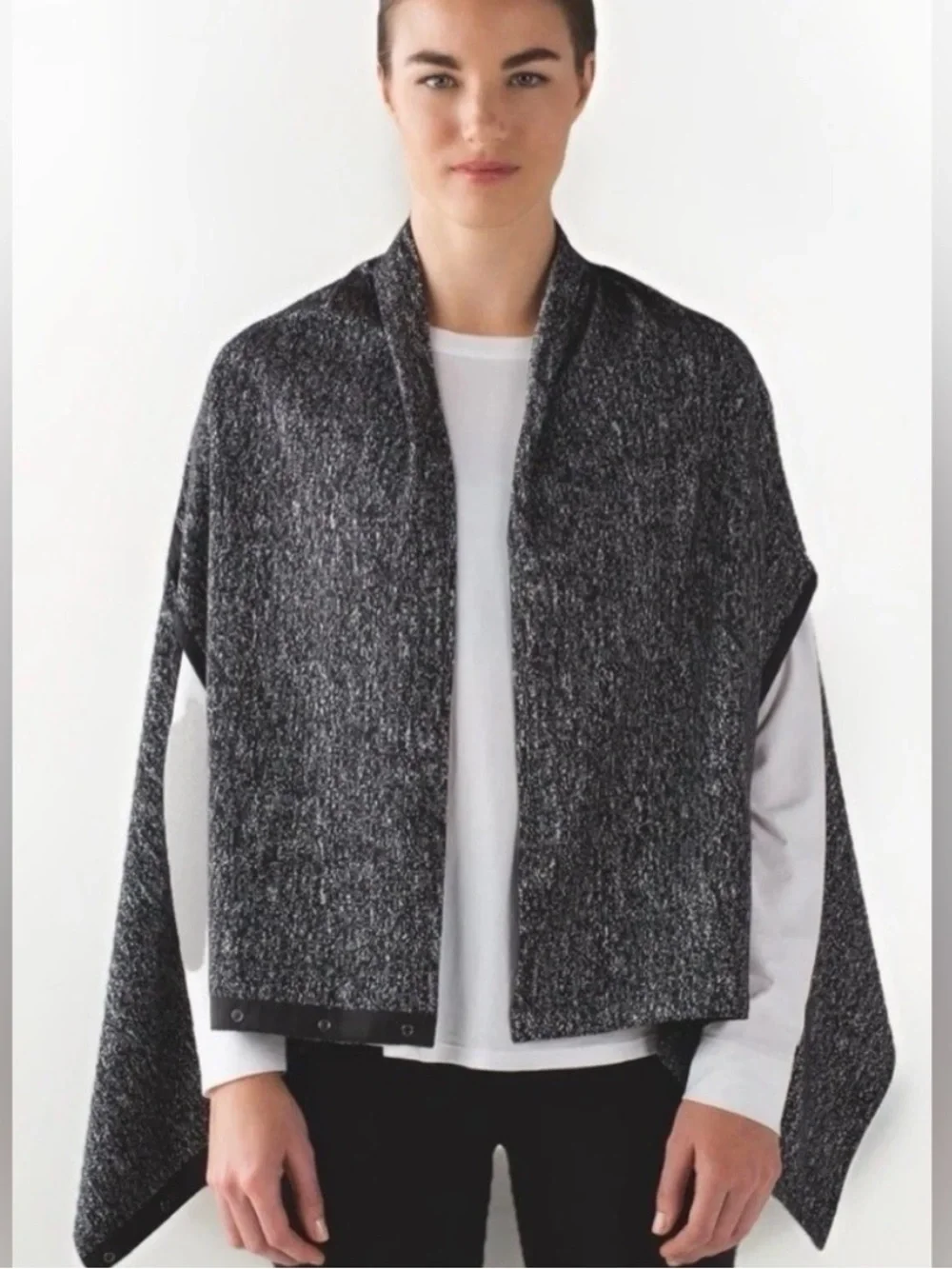 Lululemon Vinyasa Wrap Scarf Running Luon Suited OS Jacquard Black White Sporty